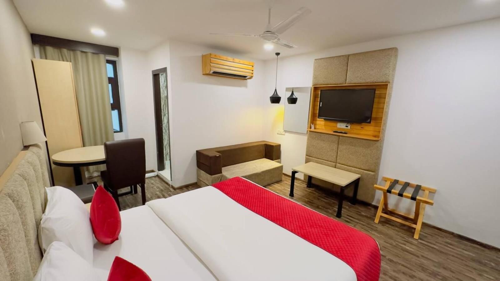 Ayaan Residency Hotel Noida Eksteriør billede