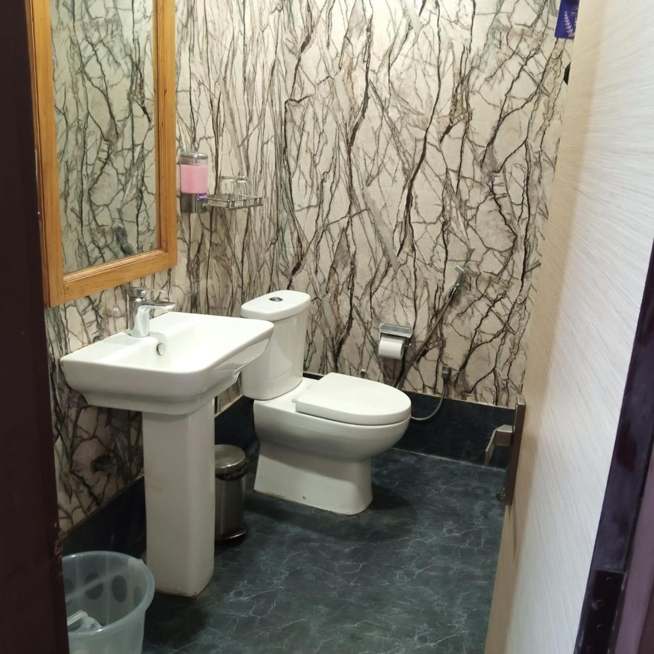 Ayaan Residency Hotel Noida Eksteriør billede